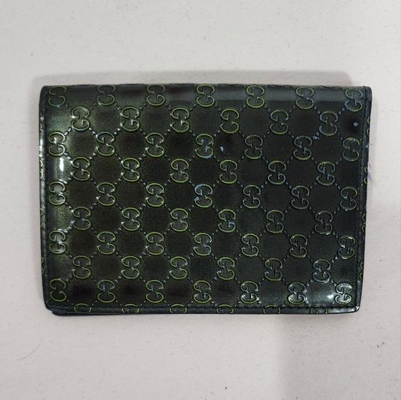 Gucci Card Case. Minor Discoloration. Unable To Tell Due To Color 💚 - Picture 1 of 14